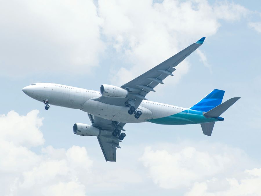 airplane, viewed from below